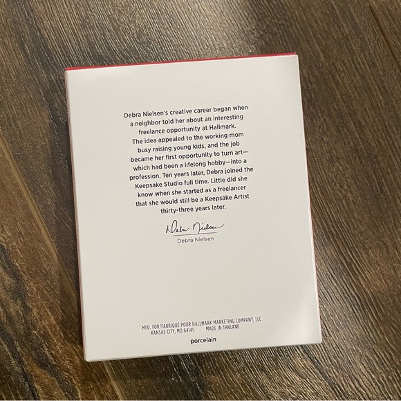 Hallmark Keepsake Ornament 2022 - No Greater Love Cross - Picture 4 of 4